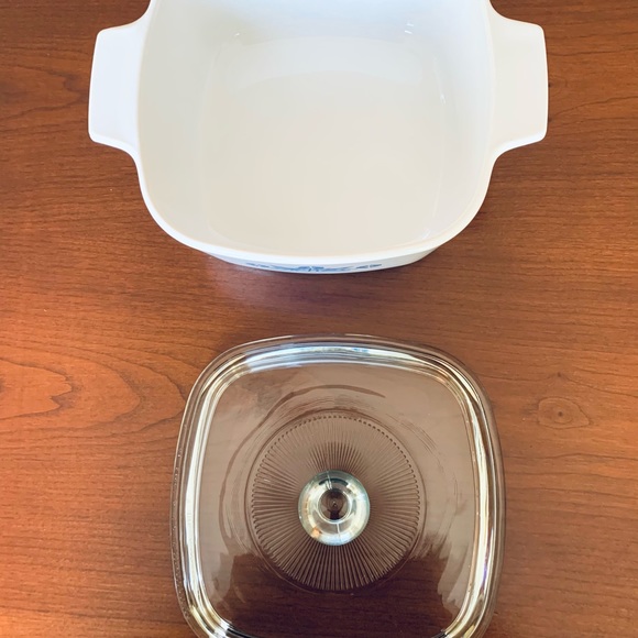 CorningWare Blue CornFlower 2 3/4 Liter 11 cups casserole dish & Pyrex glass lid - Picture 4 of 5